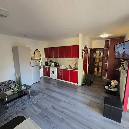 Kira Apartment *